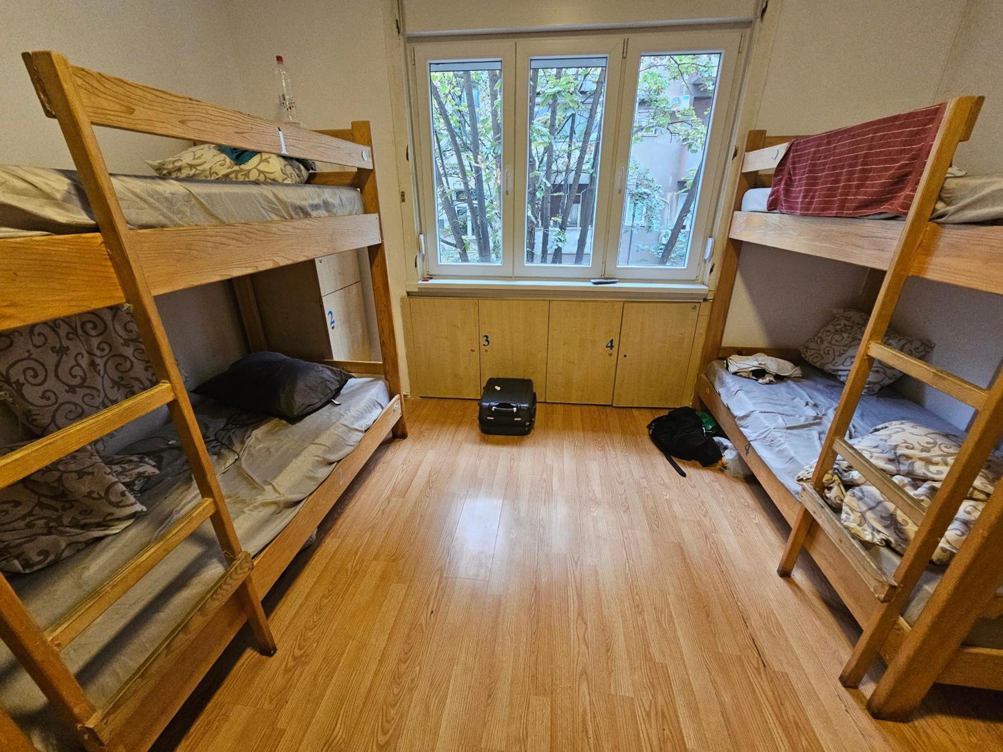The Traveling Theater Hostel Belgrade Luaran gambar